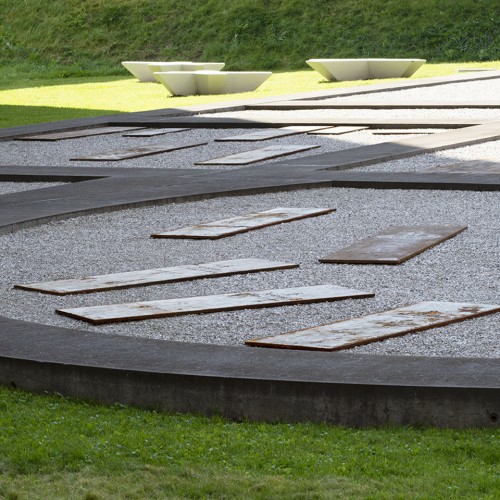 Plaques métalliques pour la place Sous-le-Scex, en collaboration avec l'Office cantonal d'Archéologie